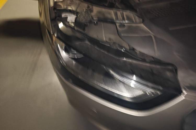 Used Audi A4L 2015 35 TFSI Automatic Comfort Model Right Front Headlight