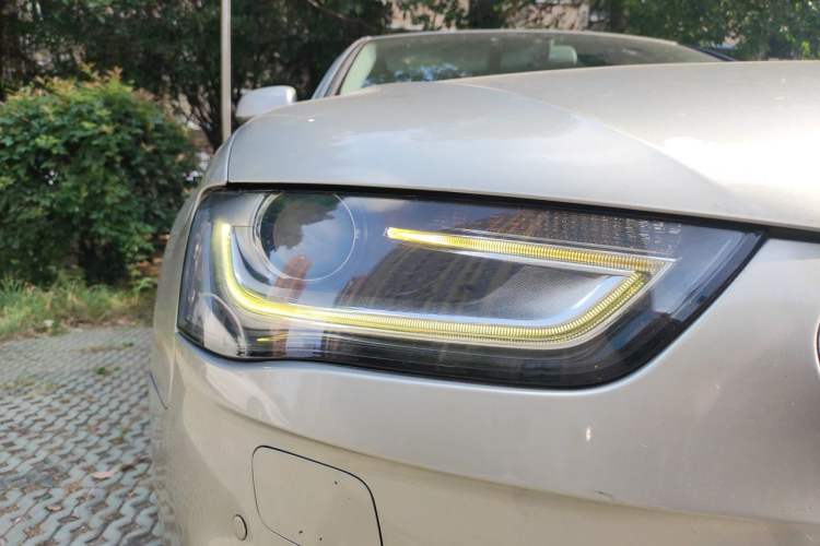 Used Audi A4L 2015 35 TFSI Automatic Comfort Model Right Front Headlight