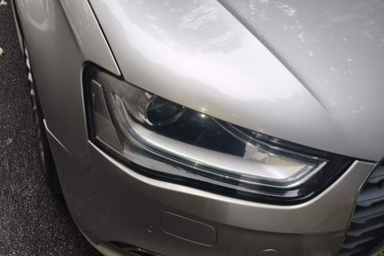 Used Audi A4L 2015 35 TFSI Automatic Comfort Model Right Front Headlight