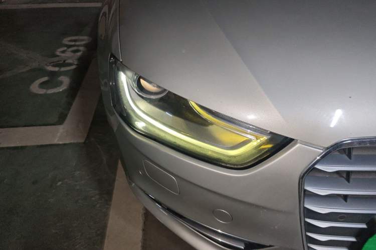 Used Audi A4L 2015 35 TFSI Automatic Standard Model Right Front Headlight