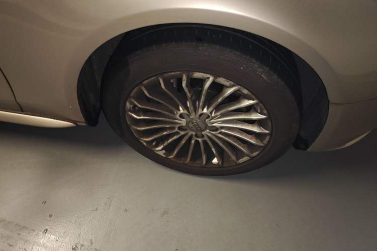 Used Audi A4L 2015 35 TFSI Automatic Comfort Model Right Front Wheel Hub