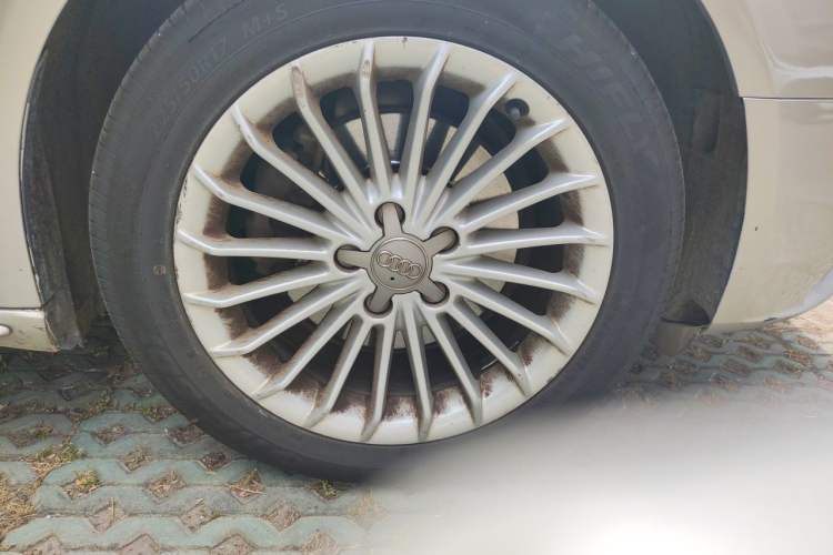 Used Audi A4L 2015 35 TFSI Automatic Comfort Model Right Front Wheel Hub