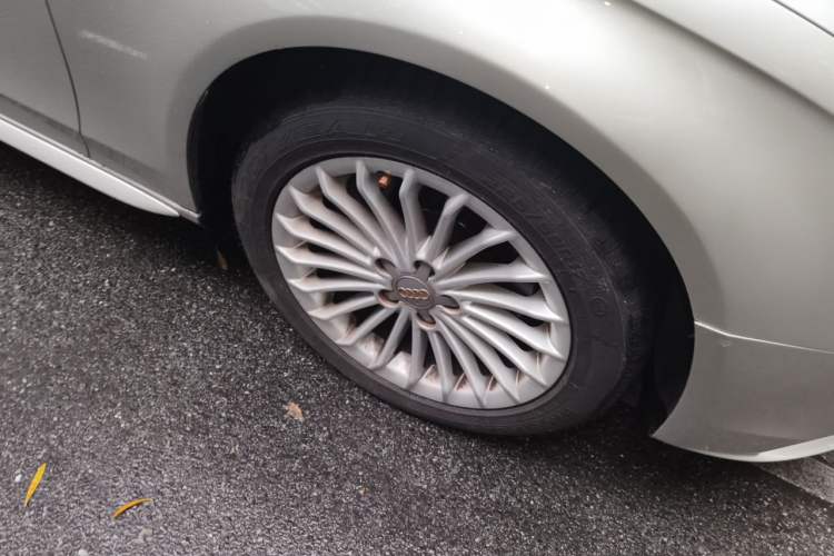 Used Audi A4L 2015 35 TFSI Automatic Comfort Model Right Front Wheel Hub