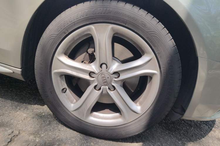 Used Audi A4L 2015 45 TFSI quattro Individual Sport Edition Right Front Wheel Hub