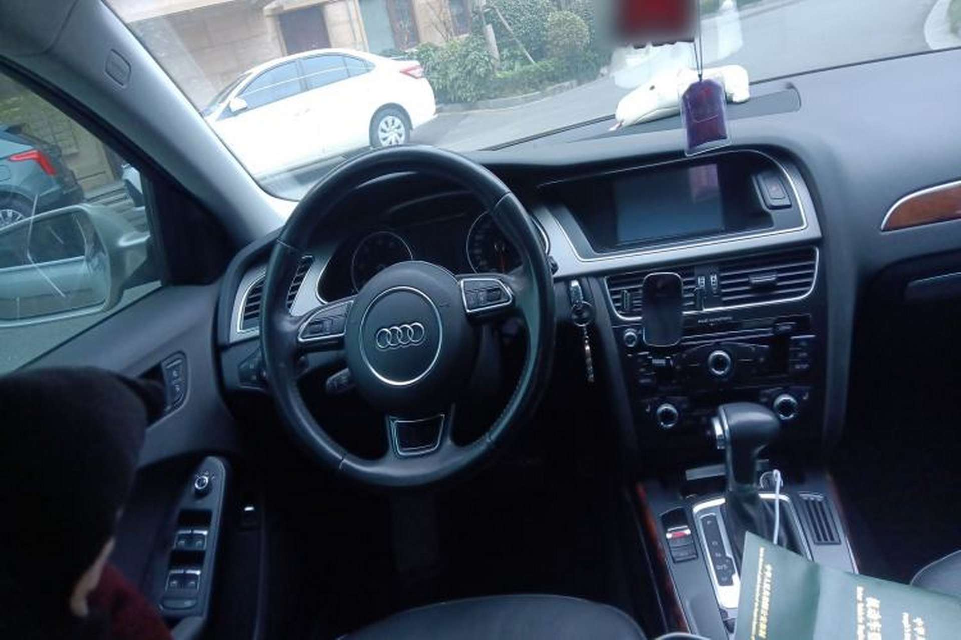 Used Audi A4L 2015 35 TFSI Automatic Comfort Model Steering Wheel