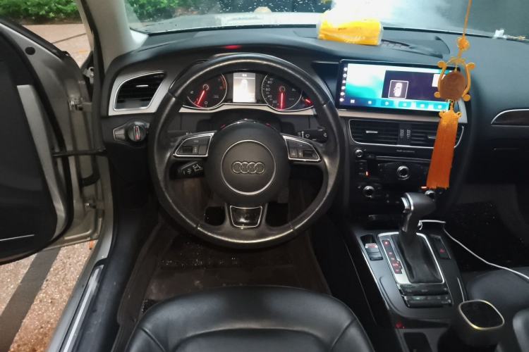 Used Audi A4L 2015 35 TFSI Automatic Comfort Model Steering Wheel