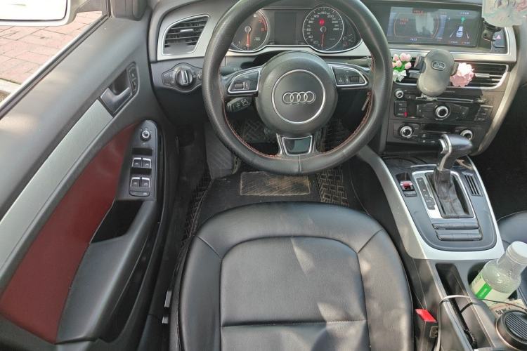Used Audi A4L 2015 35 TFSI Automatic Standard Model Steering Wheel