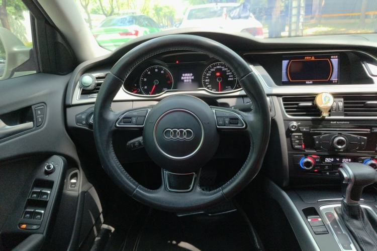 Used Audi A4L 2015 45 TFSI quattro Individual Sport Edition Steering Wheel