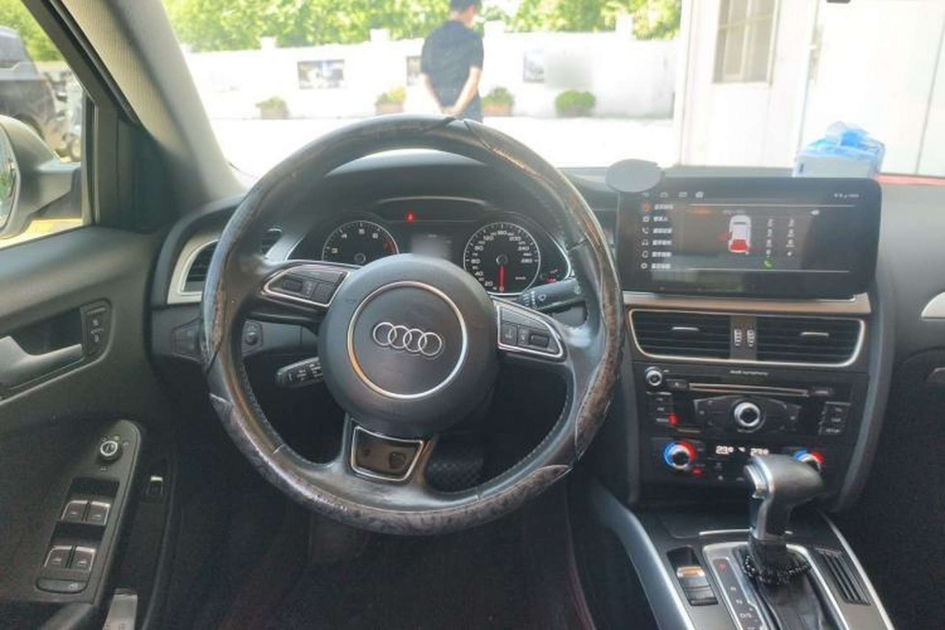 Used Audi A4L 2015 35 TFSI Automatic Standard Model Steering Wheel