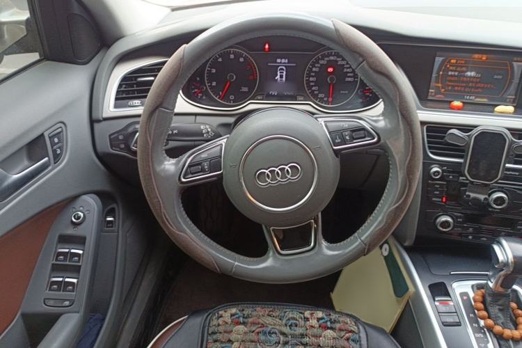 Used Audi A4L 2015 35 TFSI Automatic Standard Model Steering Wheel