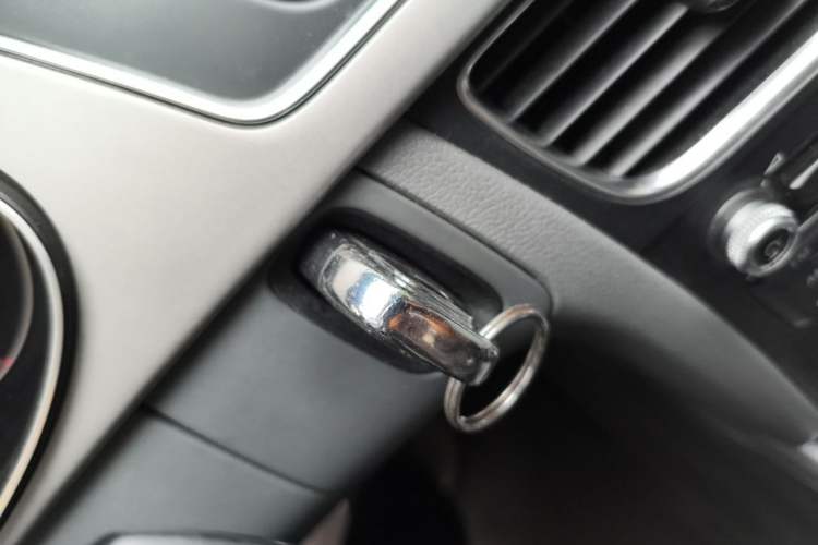 Used Audi A4L 2015 35 TFSI Automatic Standard Model Vehicle Key