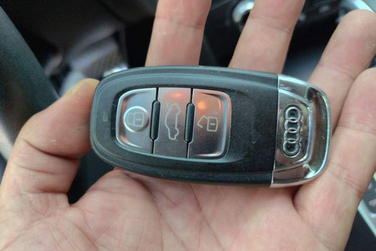 Used Audi A4L 2015 45 TFSI quattro Individual Sport Edition Vehicle Key