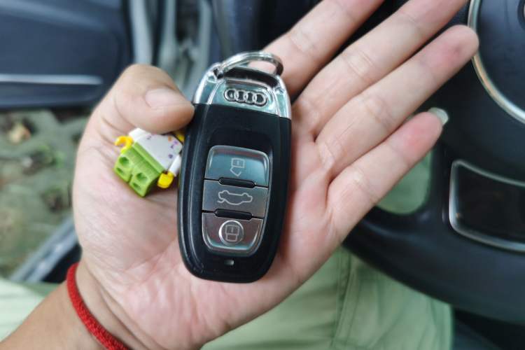 Used Audi A4L 2015 35 TFSI Automatic Standard Model Vehicle Key