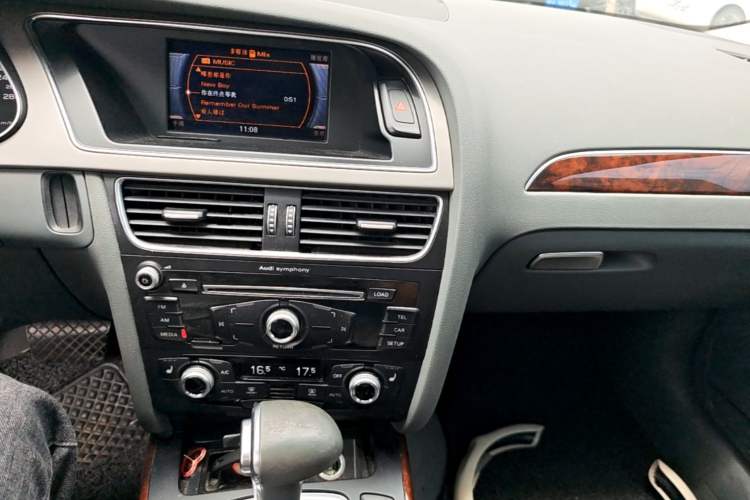 Used Audi A4L 2016 35 TFSI Collection Edition S line Comfort Model Audio And AC Panel