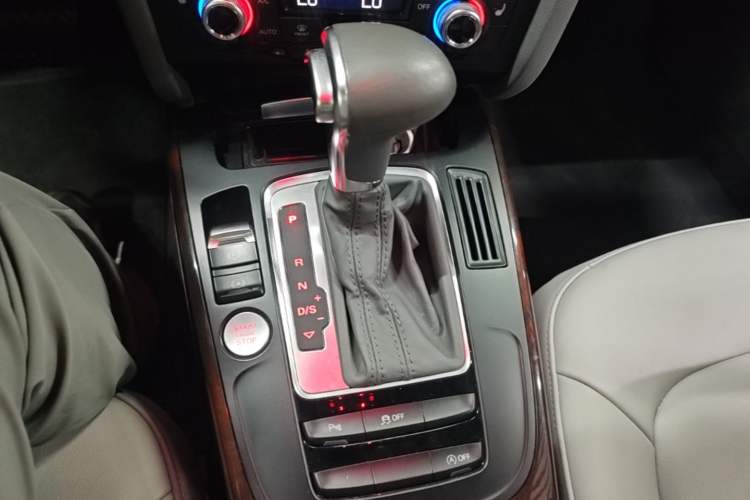 Used Audi A4L 2016 35 TFSI Collection Edition S line Comfort Model Gear Lever