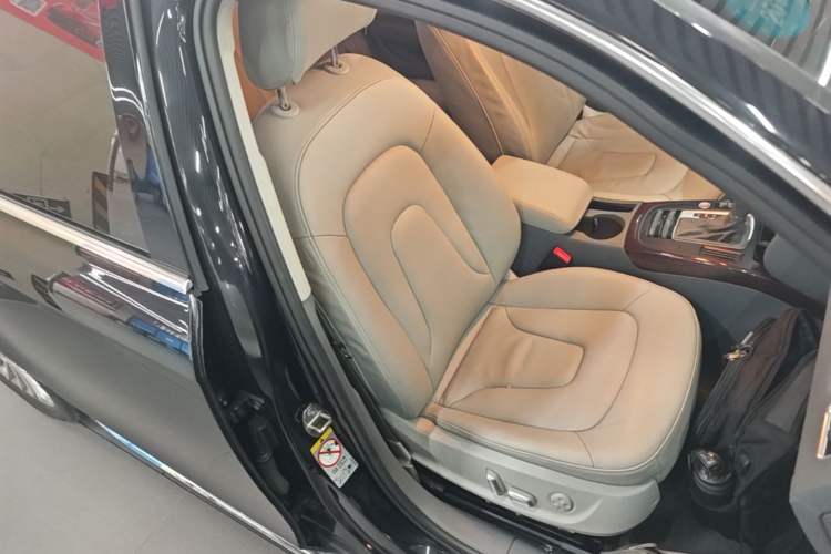Used Audi A4L 2016 35 TFSI Collection Edition S line Comfort Model Right Front Seat