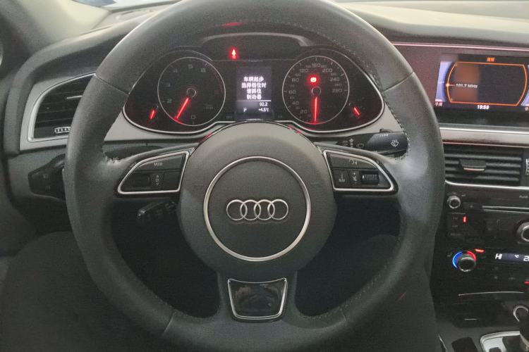 Used Audi A4L 2016 35 TFSI Collection Edition S line Comfort Model Steering Wheel