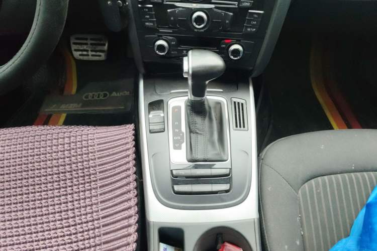 Used Audi A4L 2016 45 TFSI Collection Edition quattro Personalized Sports Model Gear Lever