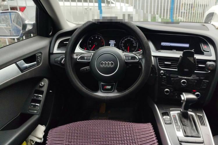Used Audi A4L 2016 45 TFSI Collection Edition quattro Personalized Sports Model Steering Wheel