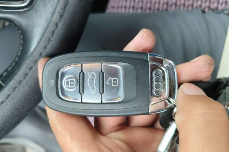 Used Audi A4L 2016 45 TFSI Collection Edition quattro Personalized Sports Model Vehicle Key