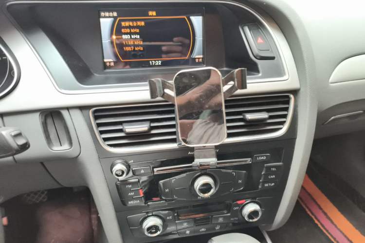 Used Audi A4L 2016 35 TFSI Collector's Edition Automatic Standard Model Audio And AC Panel