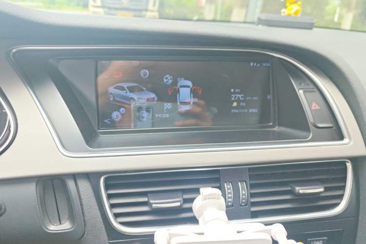 Used Audi A4L 2016 35 TFSI Collector's Edition Automatic Standard Model Audio And AC Panel