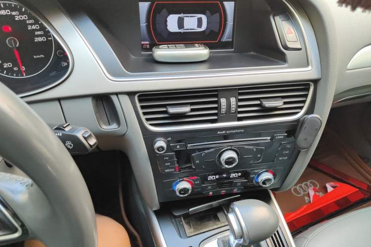 Used Audi A4L 2016 35 TFSI Collector's Edition Automatic Standard Model Audio And AC Panel