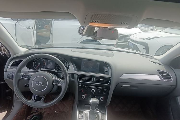 Used Audi A4L 2016 35 TFSI Collector's Edition Automatic Standard Model Center Console