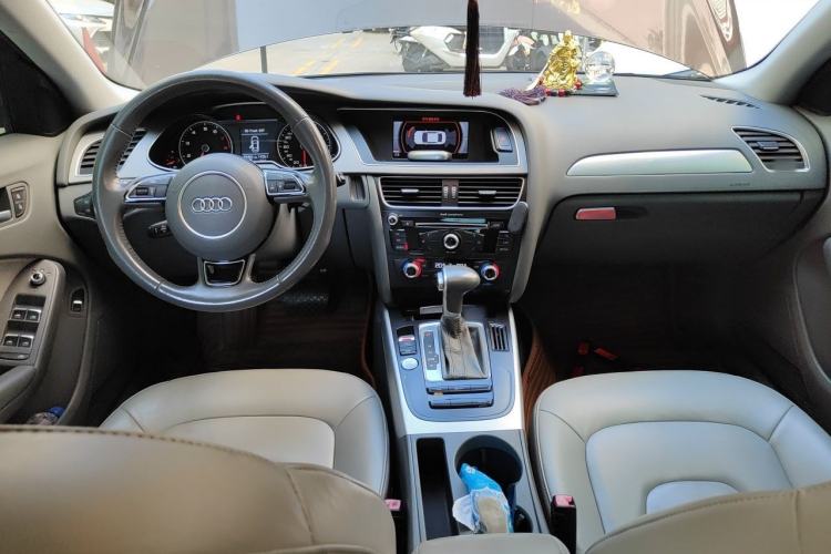 Used Audi A4L 2016 35 TFSI Collector's Edition Automatic Standard Model Center Console