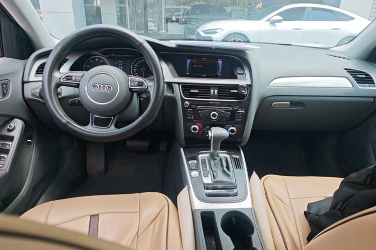Used Audi A4L 2016 35 TFSI Collector's Edition Automatic Standard Model Center Console