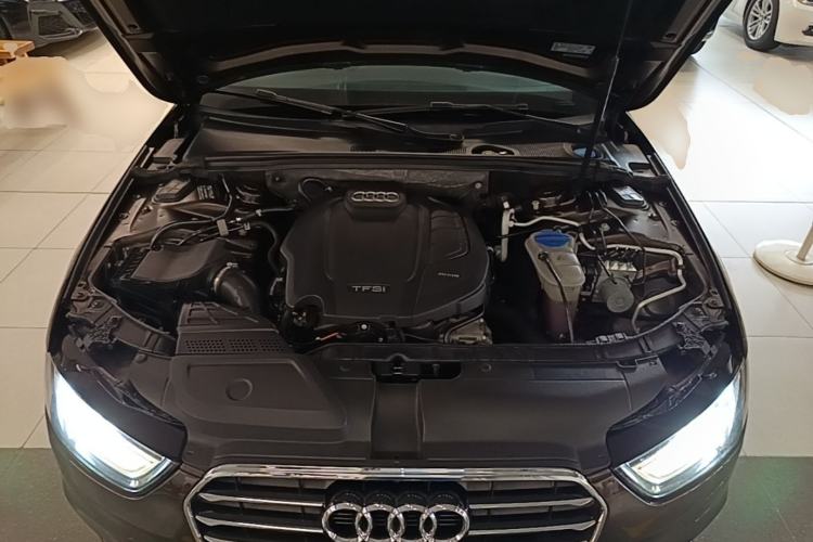 Used Audi A4L 2016 35 TFSI Collector's Edition Automatic Standard Model Engine Bay