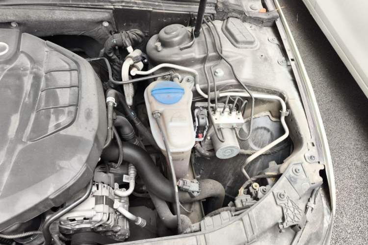 Used Audi A4L 2016 35 TFSI Collector's Edition Automatic Standard Model Engine Bay Left