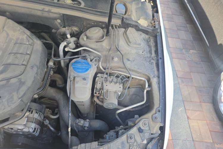 Used Audi A4L 2016 35 TFSI Collector's Edition Automatic Standard Model Engine Bay Left