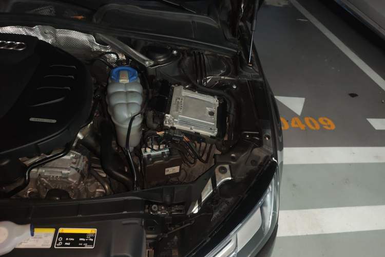Used Audi A4L 2016 35 TFSI Collector's Edition Automatic Standard Model Engine Bay Left