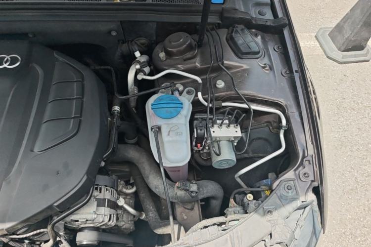 Used Audi A4L 2016 35 TFSI Collector's Edition Automatic Standard Model Engine Bay Left
