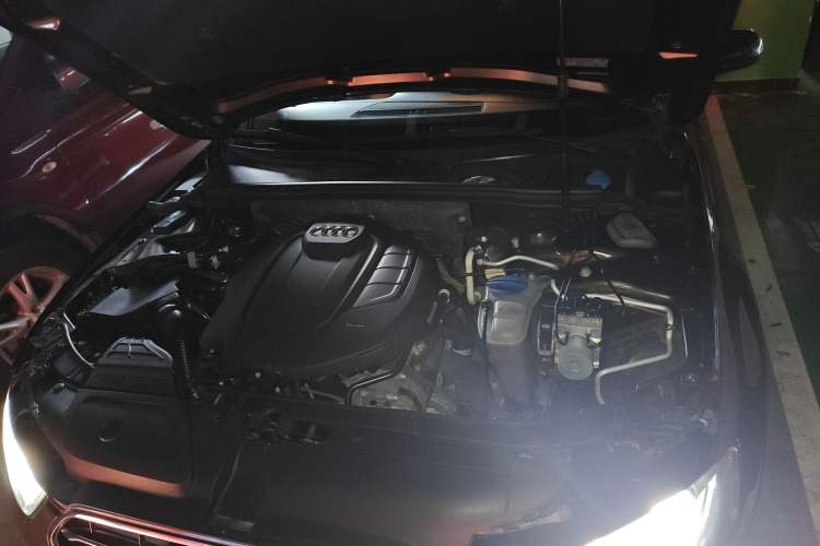 Used Audi A4L 2016 35 TFSI Automatic Comfort Model Engine Bay