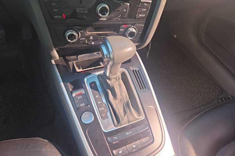 Used Audi A4L 2016 35 TFSI Collector's Edition Automatic Standard Model Gear Lever
