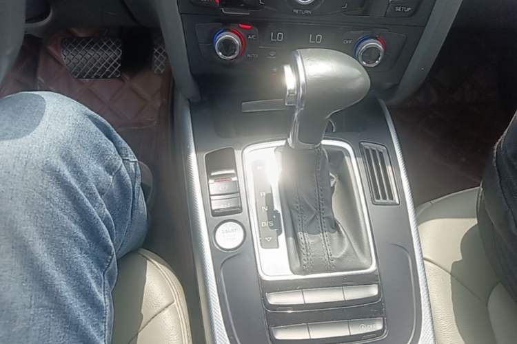 Used Audi A4L 2016 35 TFSI Collector's Edition Automatic Standard Model Gear Lever