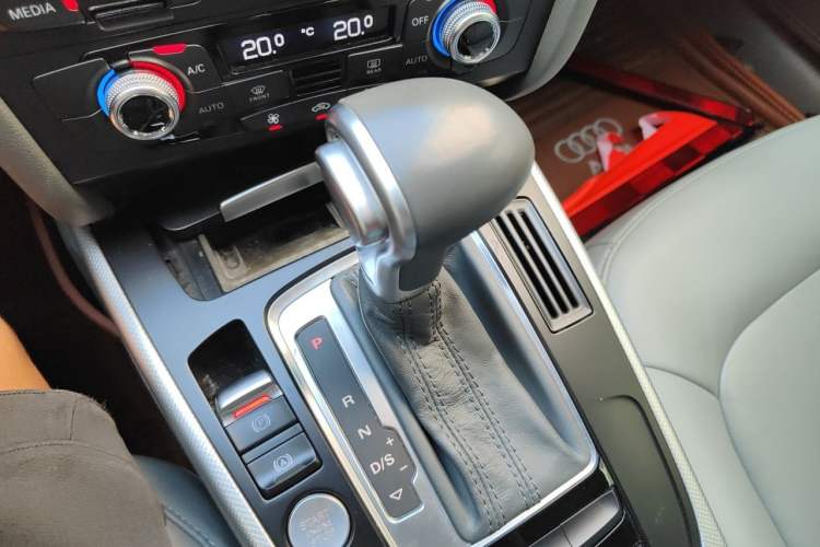Used Audi A4L 2016 35 TFSI Collector's Edition Automatic Standard Model Gear Lever