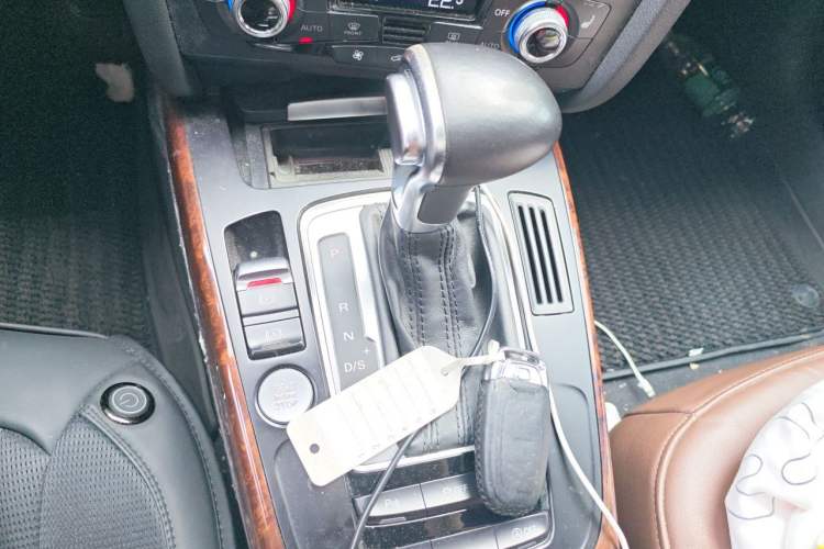 Used Audi A4L 2016 35 TFSI Automatic Comfort Model Gear Lever