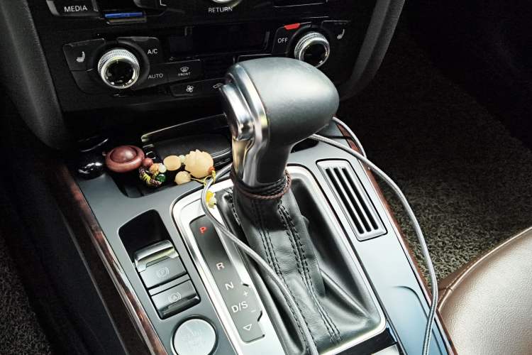 Used Audi A4L 2016 35 TFSI Collection Edition S line Comfort Model Gear Lever