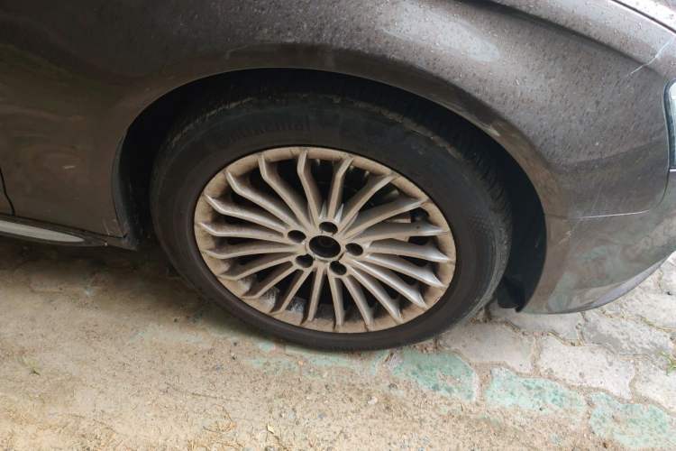 Used Audi A4L 2016 35 TFSI Collector's Edition Automatic Standard Model Right Front Wheel Hub