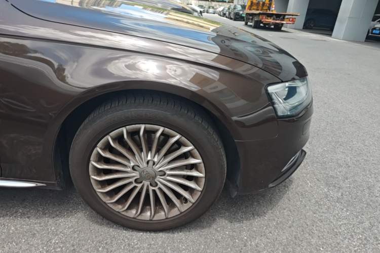 Used Audi A4L 2016 35 TFSI Collector's Edition Automatic Standard Model Right Front Wheel Hub