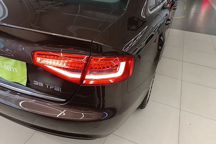 Used Audi A4L 2016 35 TFSI Collector's Edition Automatic Standard Model Right Rear Taillight