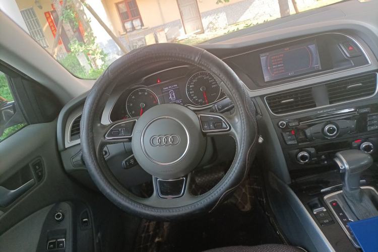 Used Audi A4L 2016 35 TFSI Automatic Standard Model Steering Wheel