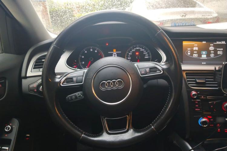 Used Audi A4L 2016 35 TFSI Collector's Edition Automatic Standard Model Steering Wheel
