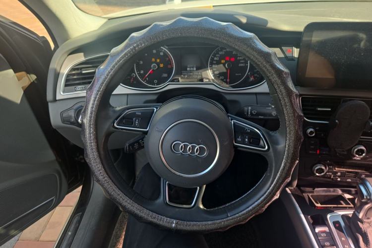 Used Audi A4L 2016 35 TFSI Collector's Edition Automatic Standard Model Steering Wheel