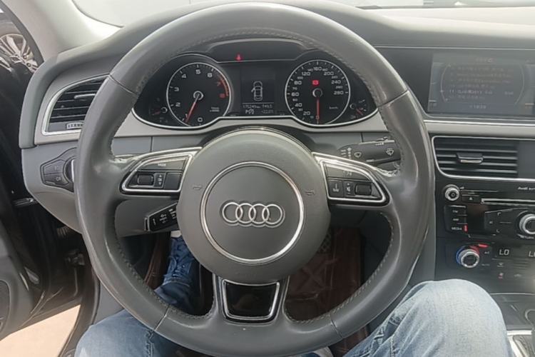 Used Audi A4L 2016 35 TFSI Collector's Edition Automatic Standard Model Steering Wheel