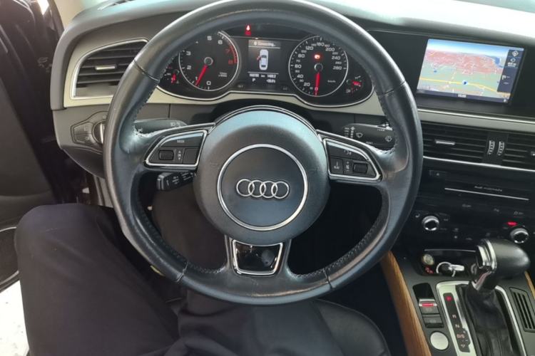 Used Audi A4L 2016 35 TFSI Collection Edition S line Luxury Model Steering Wheel