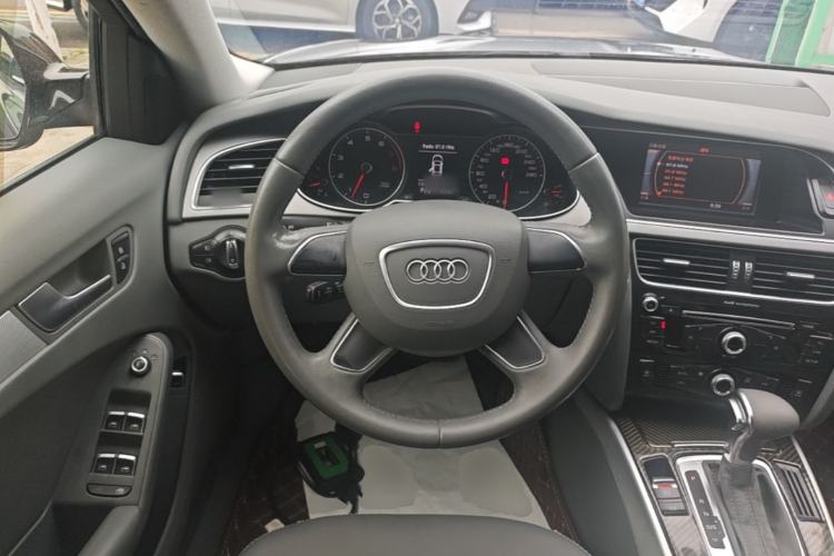 Used Audi A4L 2016 30 TFSI Collector's Edition Automatic Comfort Model Steering Wheel